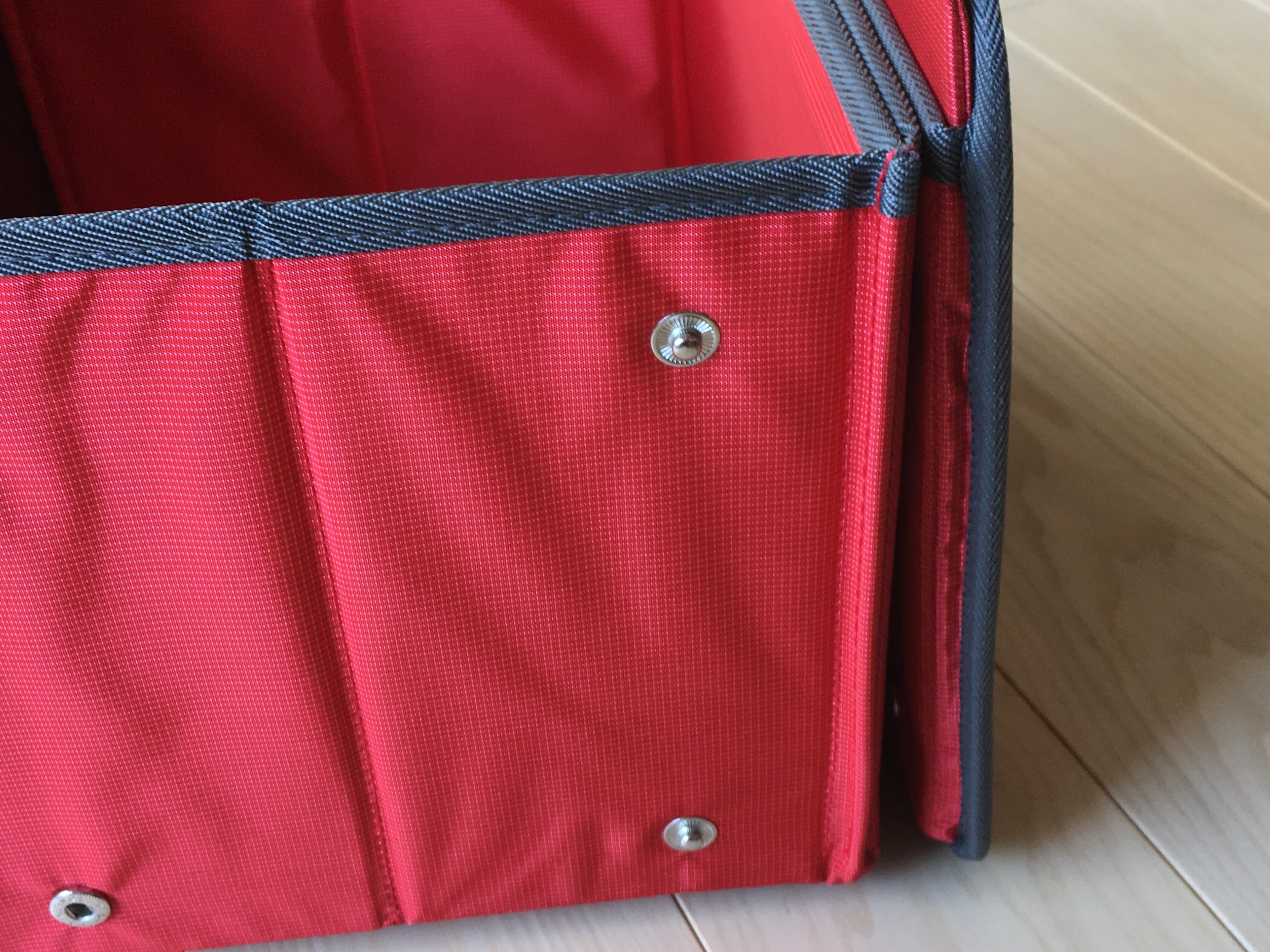 Detail view of Meori box quality and design